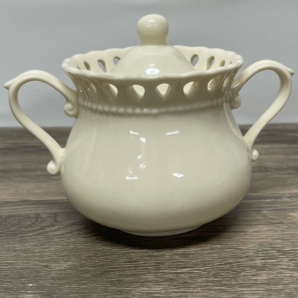 L. Godinger & Co Ivory Sugar Bowl with Lid – Pierced Rim Vintage Elegant Decor - Picture 3 of 10